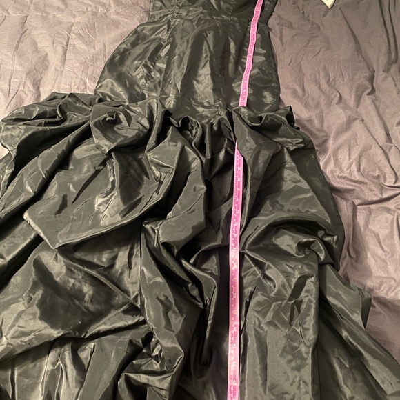 Black Beautiful Jovani mermaid gown - Picture 8 of 15